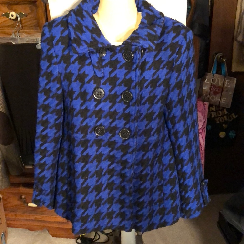 Large Herringbone Weave Button Front Jacket - image 1